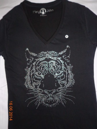 T-shirt Tiger Strass - Por: R$39,90 - Última peça tam. M